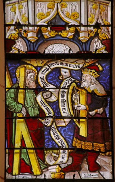 Fenster mit Darstellung von Andreas und König David mit Harfe von French School